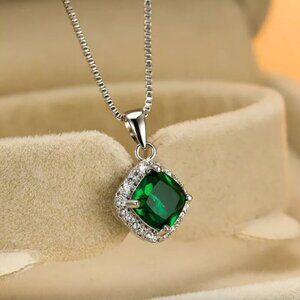 NEW 18k White Gold Cushion Cut Diamond Emerald Necklace